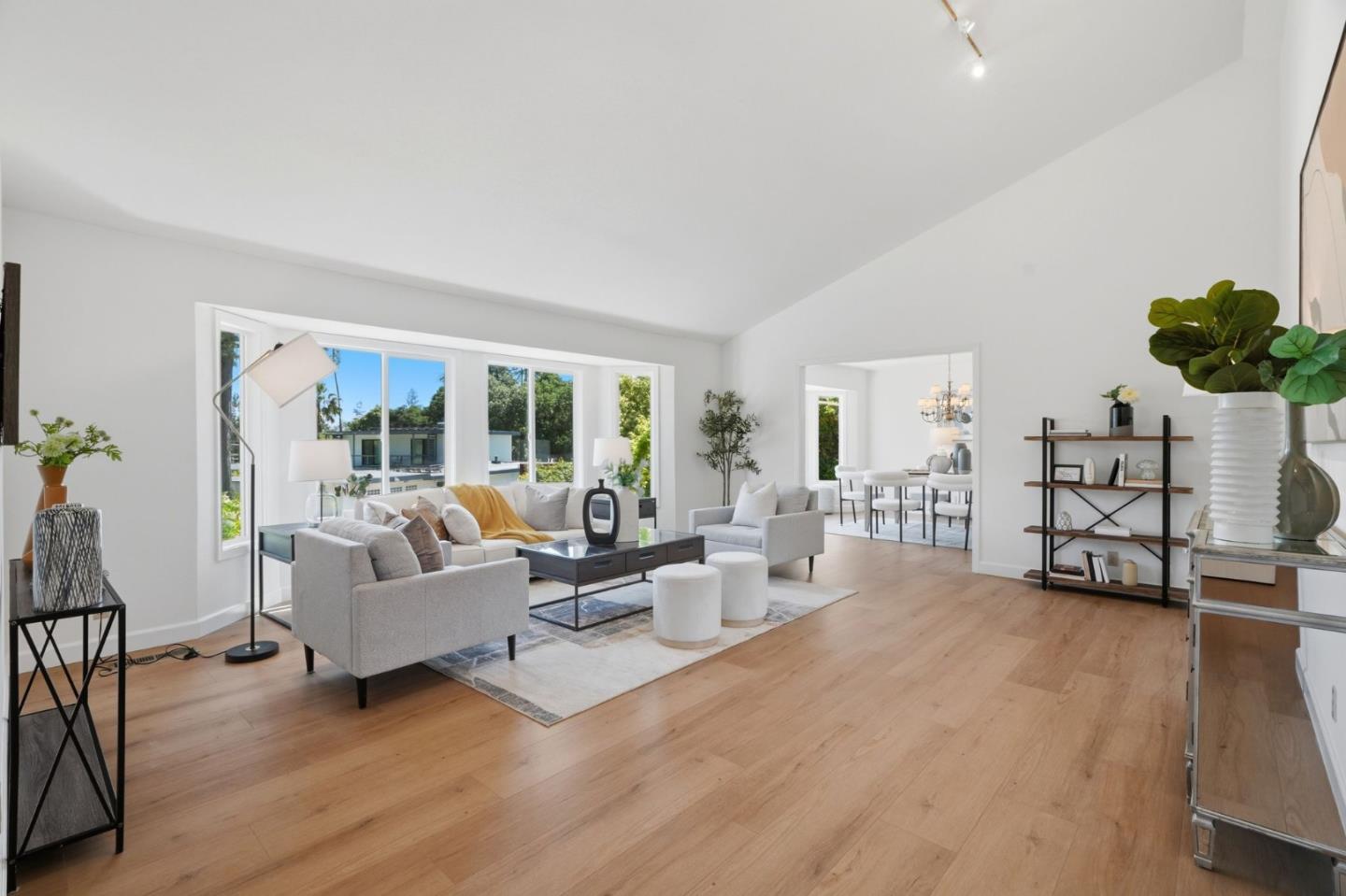 Detail Gallery Image 8 of 40 For 14611 Aloha Ave, Saratoga,  CA 95070 - 4 Beds | 2/1 Baths