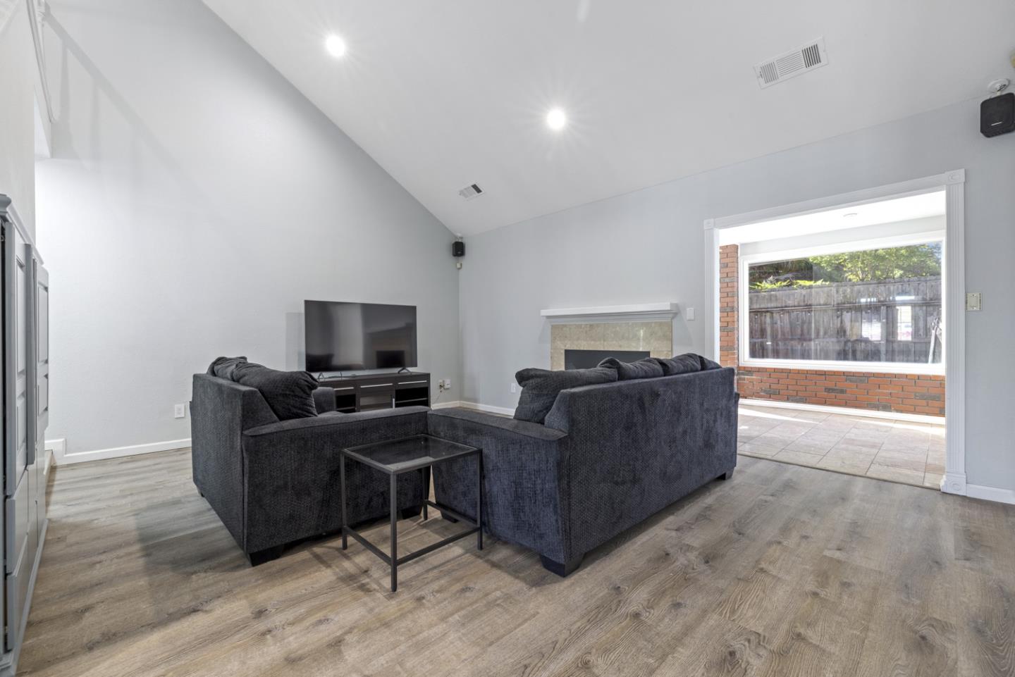 Detail Gallery Image 19 of 40 For 2604 Snyder Ave, Modesto,  CA 95356 - 3 Beds | 2 Baths