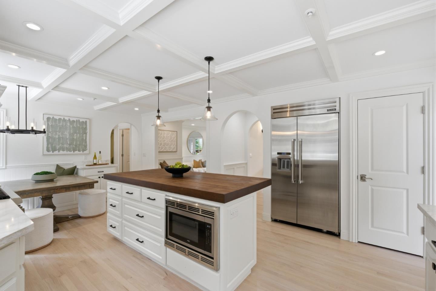 Detail Gallery Image 12 of 91 For 207 Edgehill Dr, San Carlos,  CA 94070 - 5 Beds | 3/1 Baths