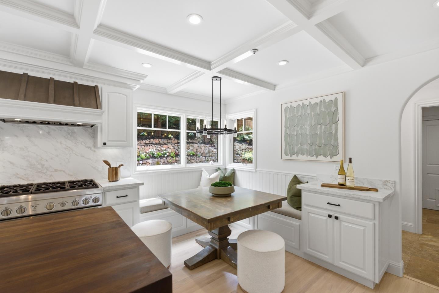 Detail Gallery Image 16 of 91 For 207 Edgehill Dr, San Carlos,  CA 94070 - 5 Beds | 3/1 Baths