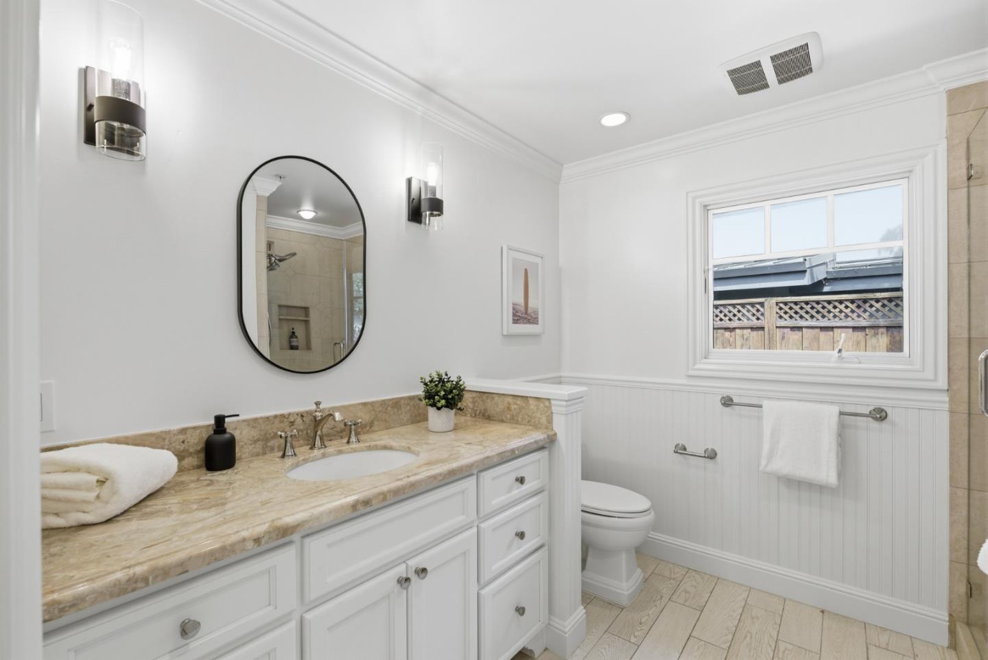 Detail Gallery Image 36 of 91 For 207 Edgehill Dr, San Carlos,  CA 94070 - 5 Beds | 3/1 Baths