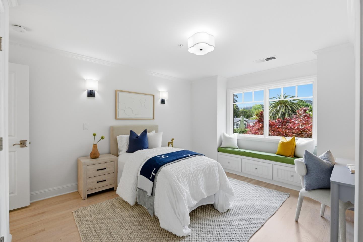 Detail Gallery Image 49 of 91 For 207 Edgehill Dr, San Carlos,  CA 94070 - 5 Beds | 3/1 Baths