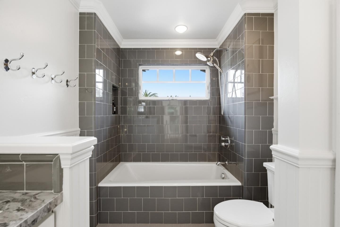 Detail Gallery Image 51 of 91 For 207 Edgehill Dr, San Carlos,  CA 94070 - 5 Beds | 3/1 Baths