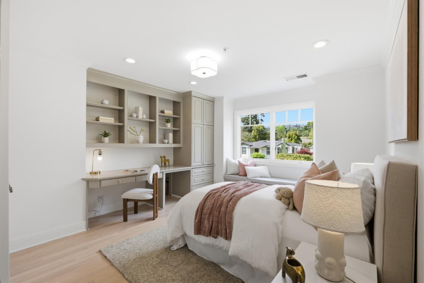 Detail Gallery Image 52 of 91 For 207 Edgehill Dr, San Carlos,  CA 94070 - 5 Beds | 3/1 Baths