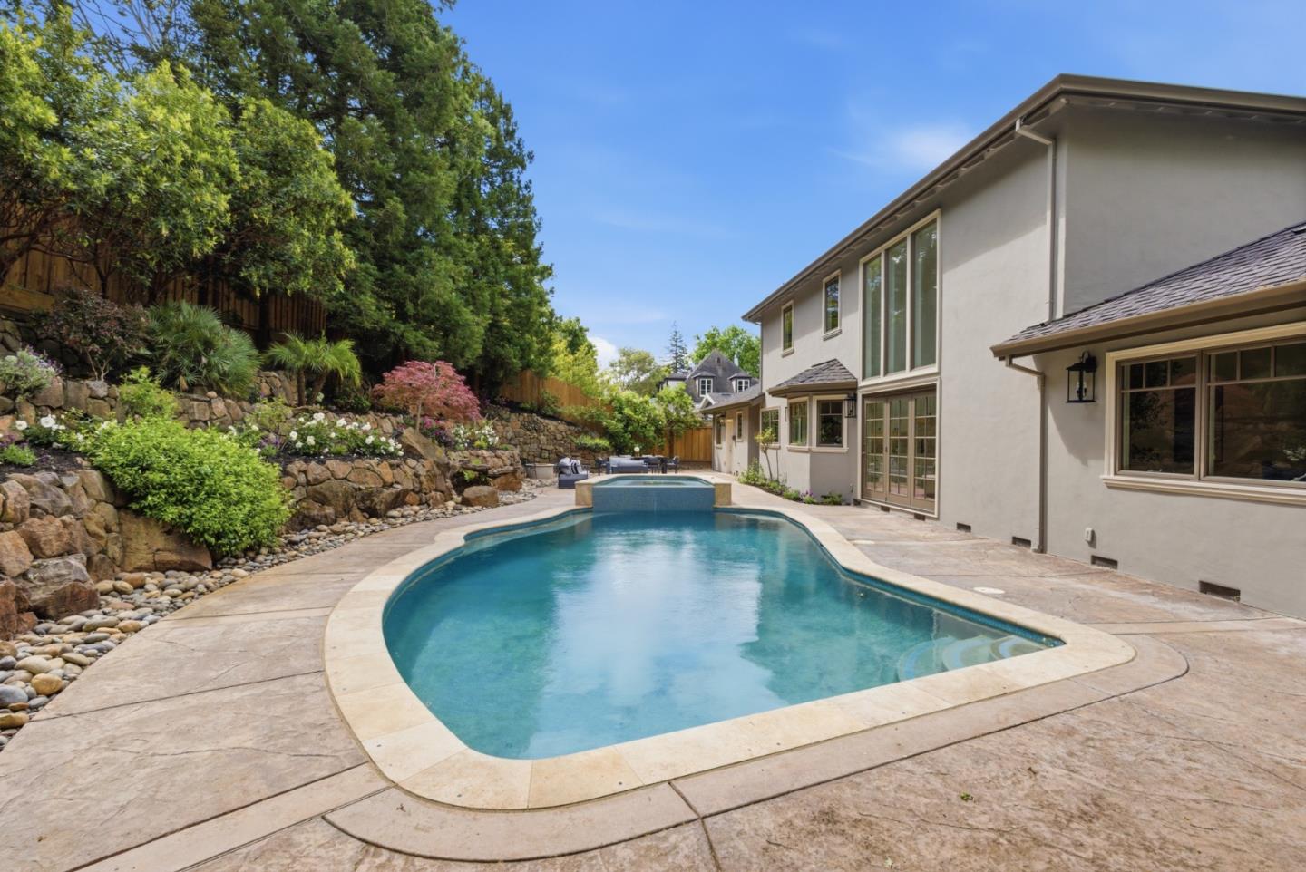 Detail Gallery Image 68 of 91 For 207 Edgehill Dr, San Carlos,  CA 94070 - 5 Beds | 3/1 Baths