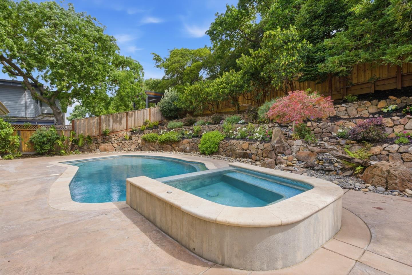 Detail Gallery Image 71 of 91 For 207 Edgehill Dr, San Carlos,  CA 94070 - 5 Beds | 3/1 Baths