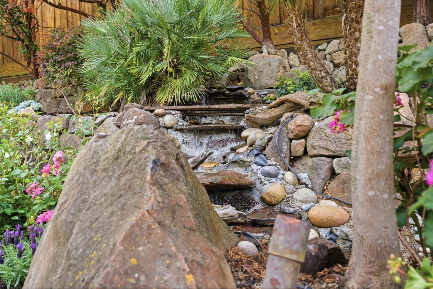 Detail Gallery Image 72 of 91 For 207 Edgehill Dr, San Carlos,  CA 94070 - 5 Beds | 3/1 Baths