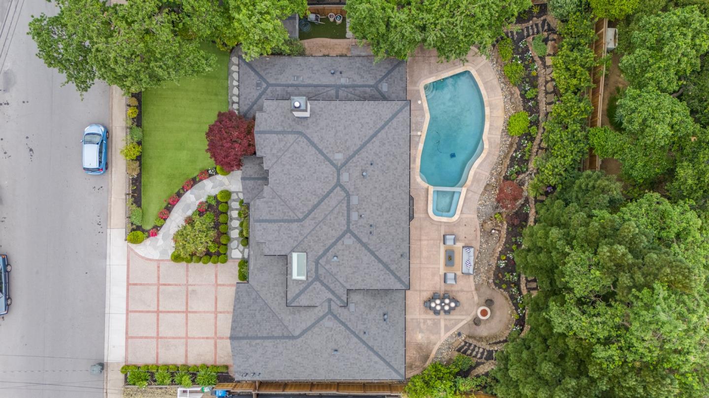 Detail Gallery Image 74 of 91 For 207 Edgehill Dr, San Carlos,  CA 94070 - 5 Beds | 3/1 Baths