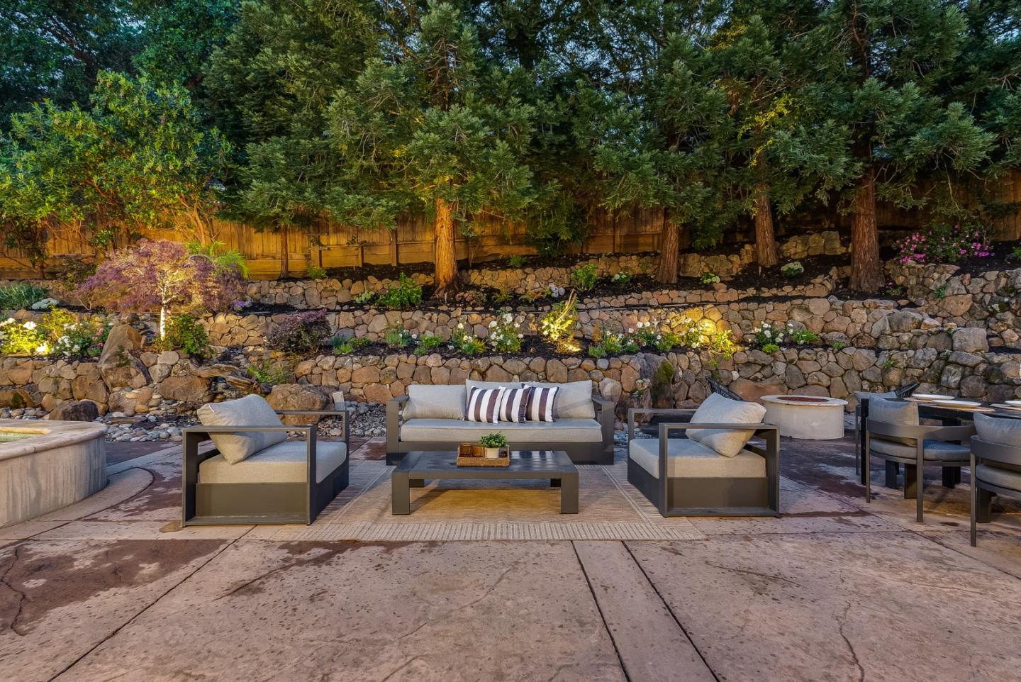 Detail Gallery Image 76 of 91 For 207 Edgehill Dr, San Carlos,  CA 94070 - 5 Beds | 3/1 Baths