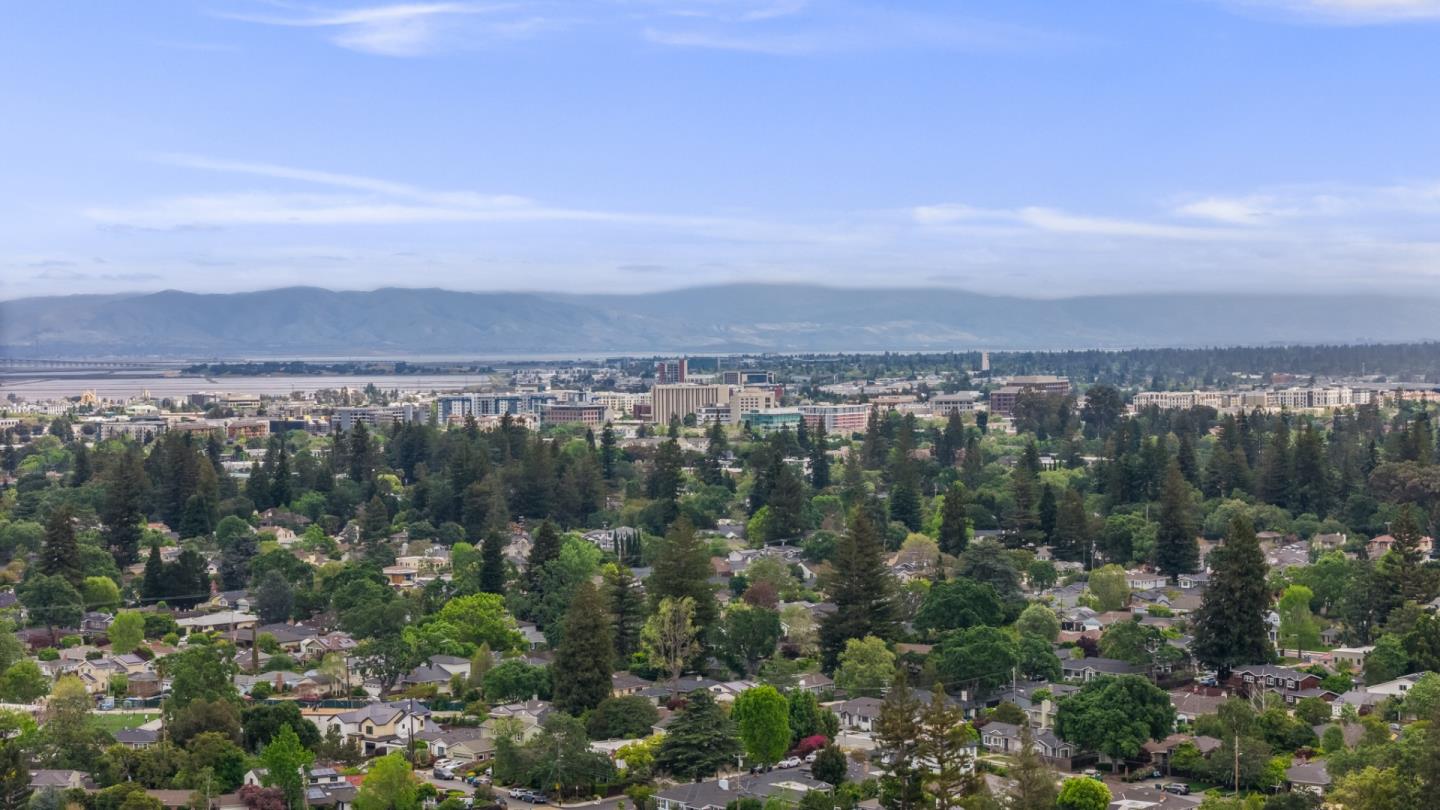 Detail Gallery Image 79 of 91 For 207 Edgehill Dr, San Carlos,  CA 94070 - 5 Beds | 3/1 Baths