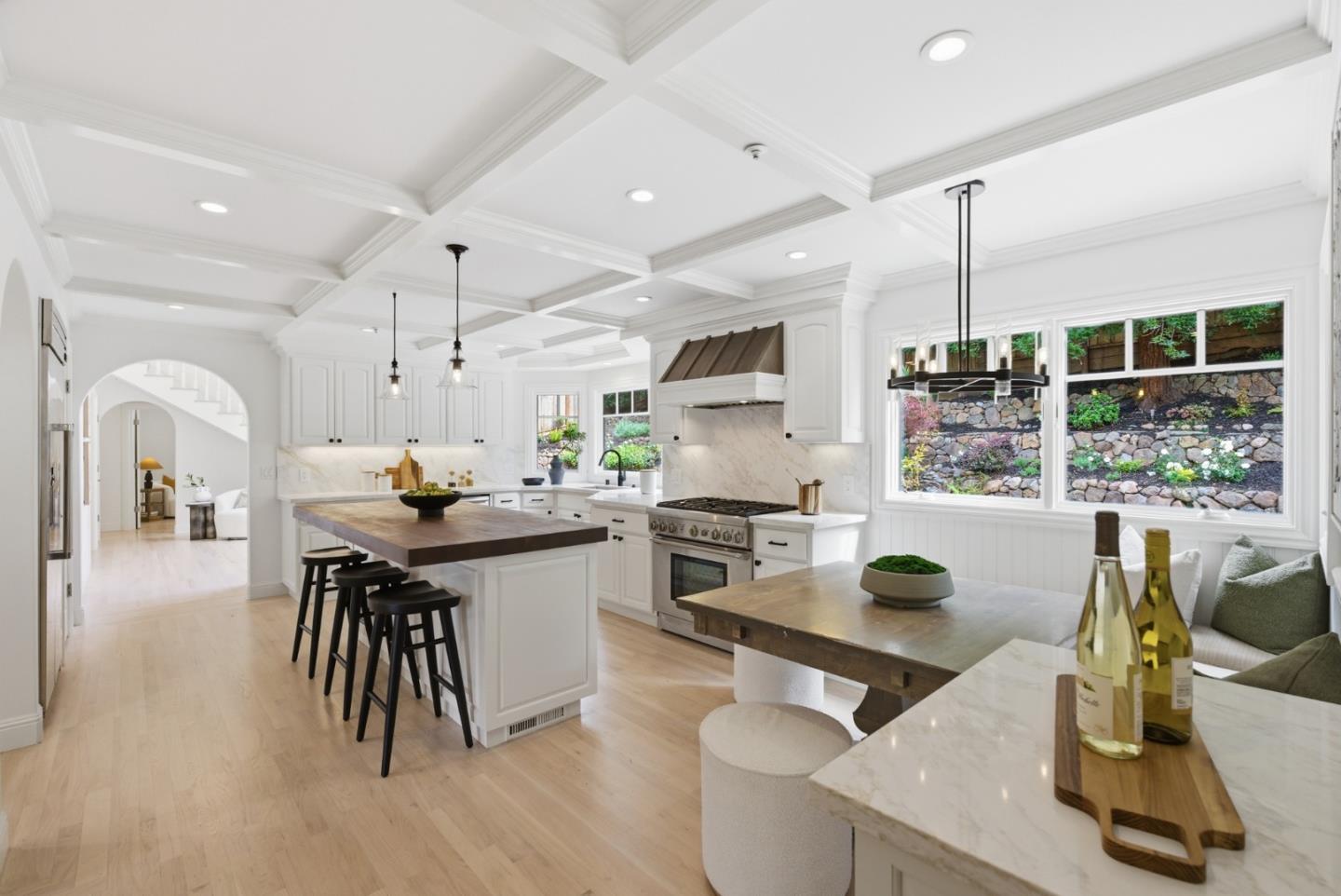 Detail Gallery Image 8 of 91 For 207 Edgehill Dr, San Carlos,  CA 94070 - 5 Beds | 3/1 Baths