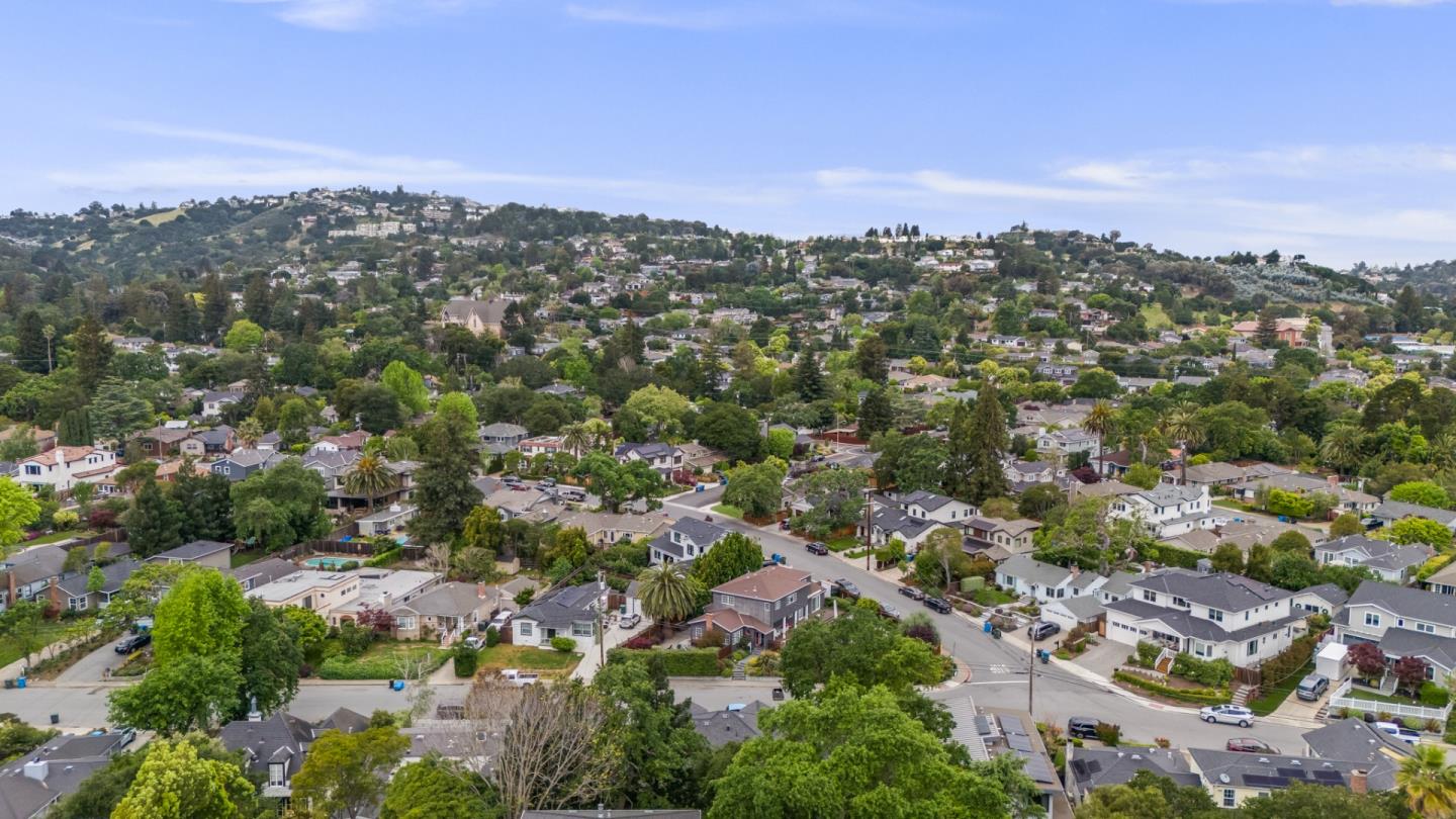 Detail Gallery Image 81 of 91 For 207 Edgehill Dr, San Carlos,  CA 94070 - 5 Beds | 3/1 Baths