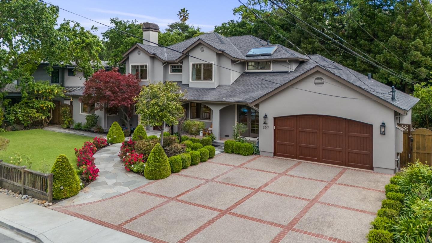 Detail Gallery Image 85 of 91 For 207 Edgehill Dr, San Carlos,  CA 94070 - 5 Beds | 3/1 Baths