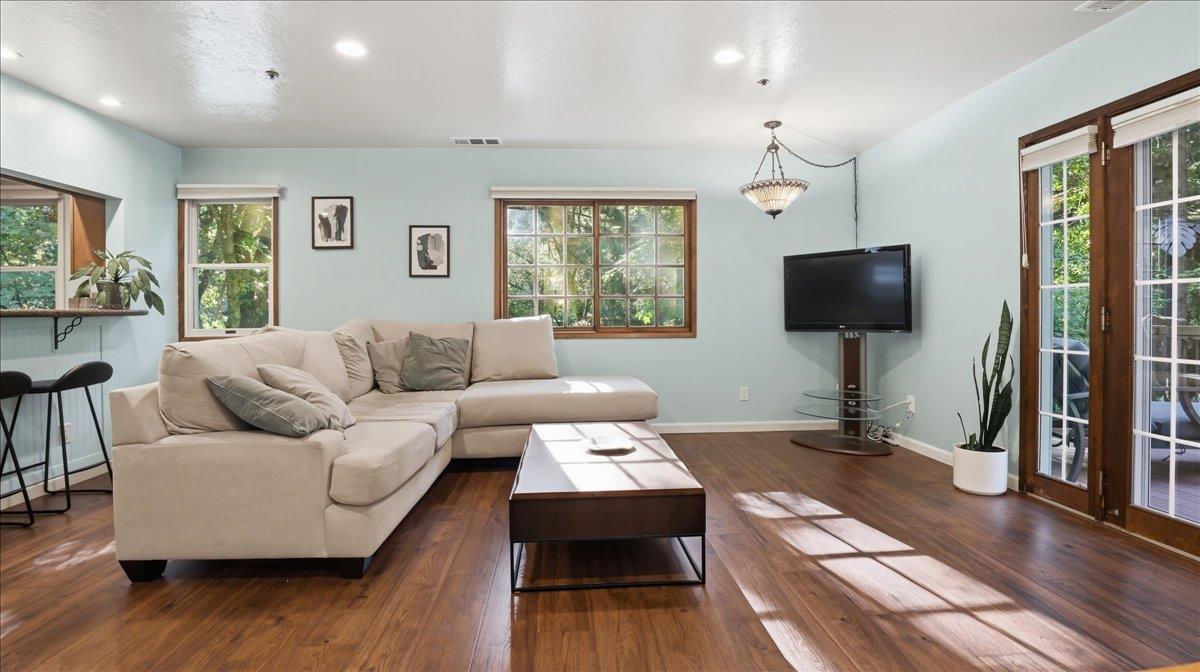 Detail Gallery Image 4 of 18 For 19730 Black Rd, Los Gatos,  CA 95033 - 4 Beds | 2 Baths