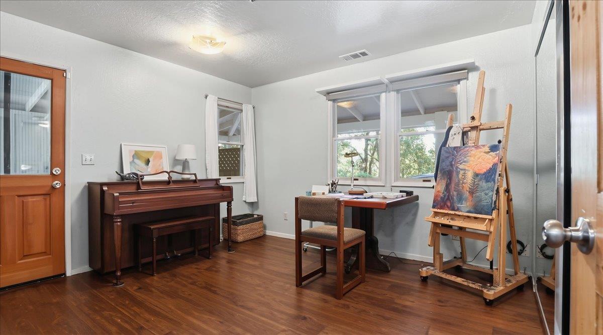 Detail Gallery Image 7 of 18 For 19730 Black Rd, Los Gatos,  CA 95033 - 4 Beds | 2 Baths