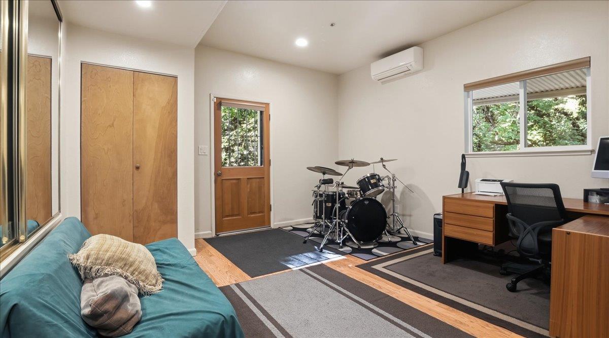 Detail Gallery Image 8 of 18 For 19730 Black Rd, Los Gatos,  CA 95033 - 4 Beds | 2 Baths