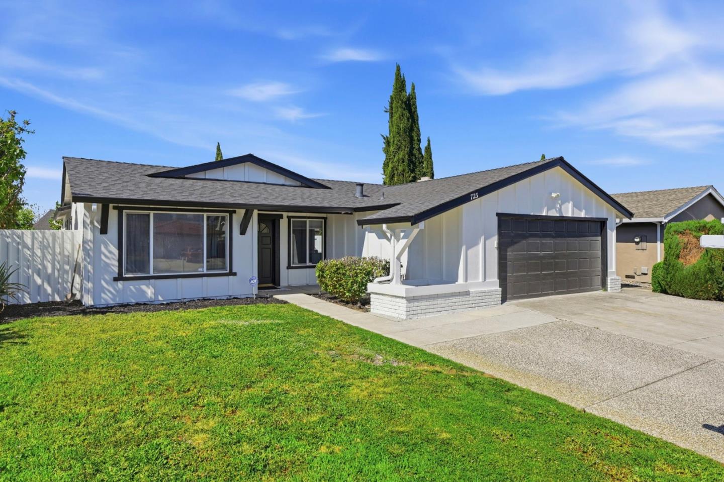 Detail Gallery Image 2 of 32 For 723 Anvil Ct, San Jose,  CA 95133 - 4 Beds | 2 Baths