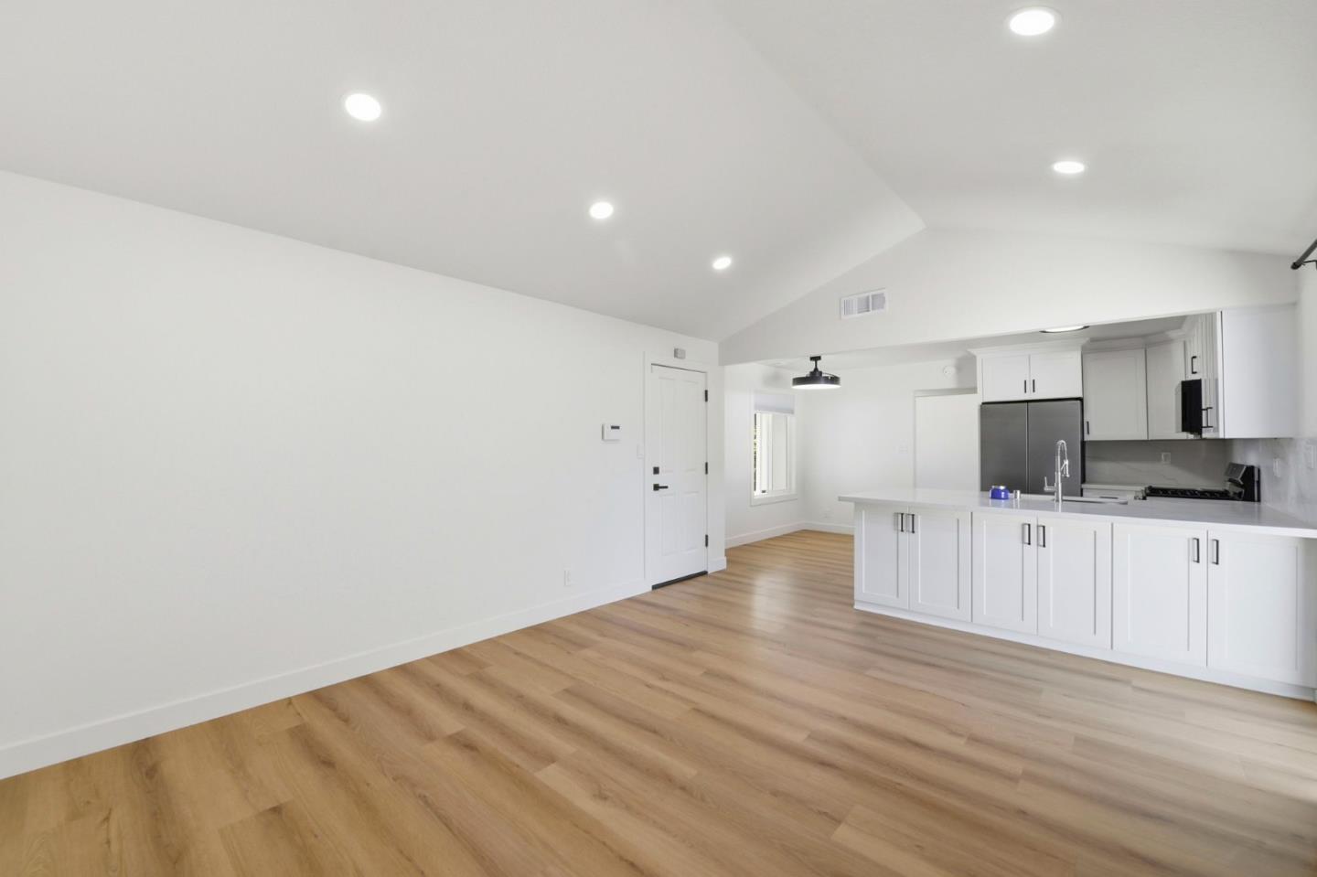 Detail Gallery Image 8 of 32 For 723 Anvil Ct, San Jose,  CA 95133 - 4 Beds | 2 Baths