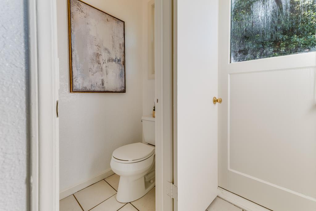 Detail Gallery Image 10 of 23 For 2620 Middlefield Rd, Palo Alto,  CA 94306 - 2 Beds | 1/1 Baths