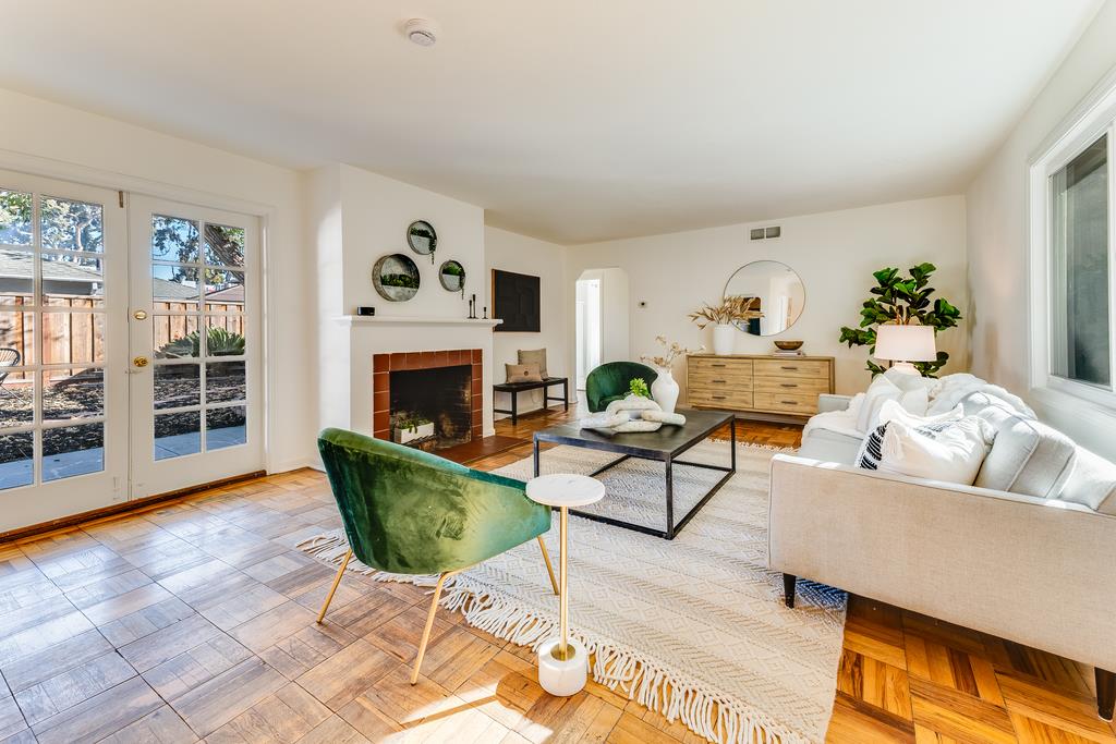 Detail Gallery Image 3 of 23 For 2620 Middlefield Rd, Palo Alto,  CA 94306 - 2 Beds | 1/1 Baths