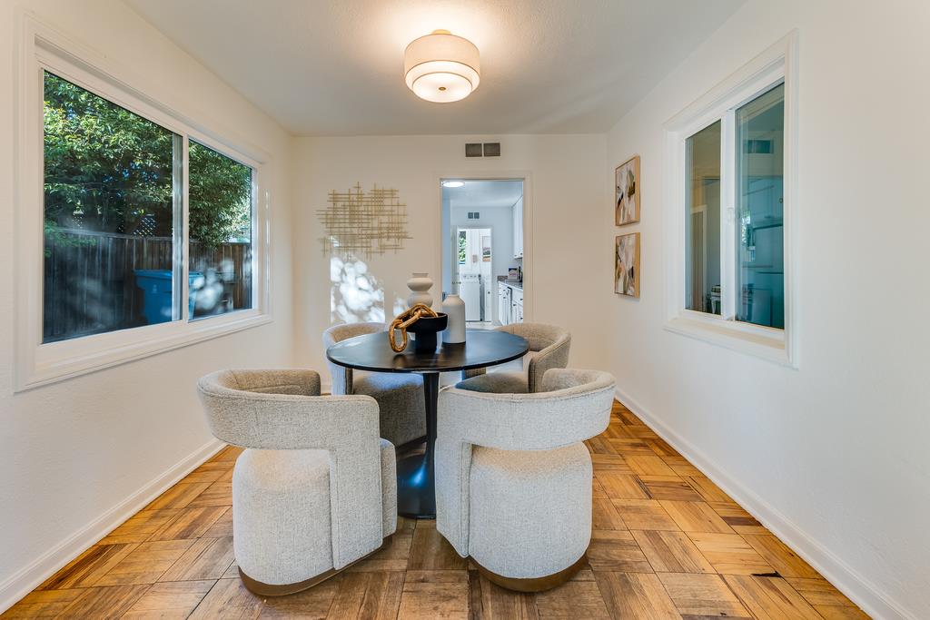 Detail Gallery Image 6 of 23 For 2620 Middlefield Rd, Palo Alto,  CA 94306 - 2 Beds | 1/1 Baths
