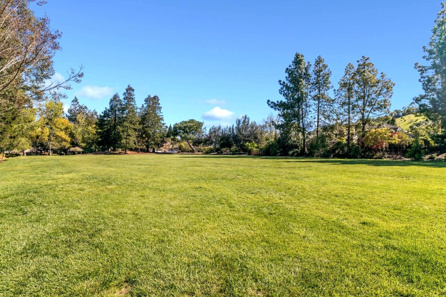 Detail Gallery Image 34 of 55 For 11692 Westshore Ct, Cupertino,  CA 95014 - 4 Beds | 3 Baths