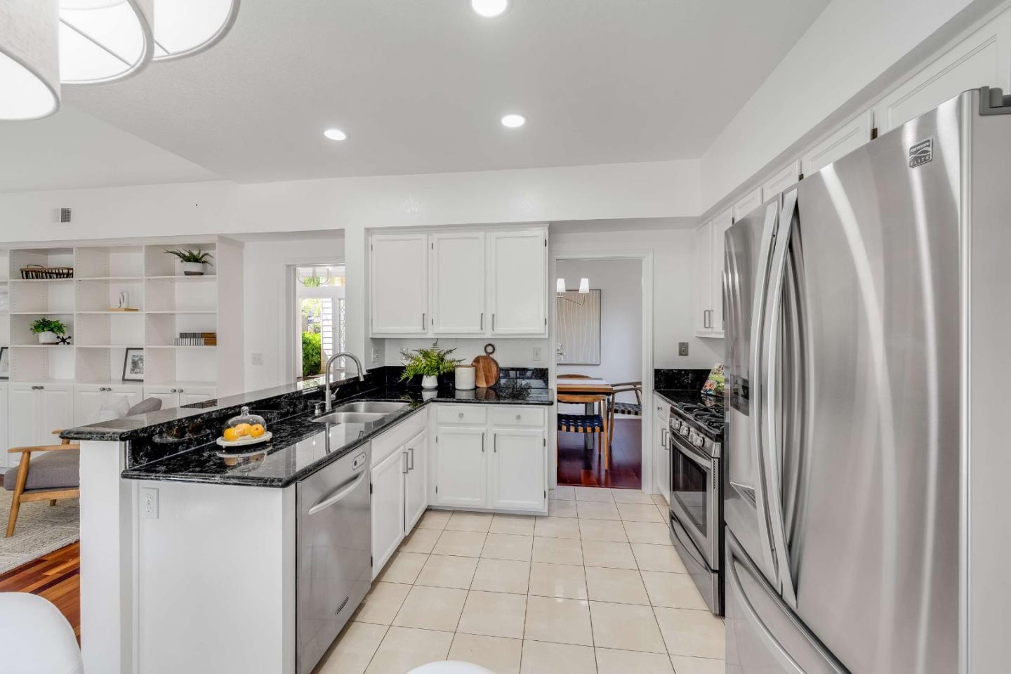 Detail Gallery Image 9 of 55 For 11692 Westshore Ct, Cupertino,  CA 95014 - 4 Beds | 3 Baths