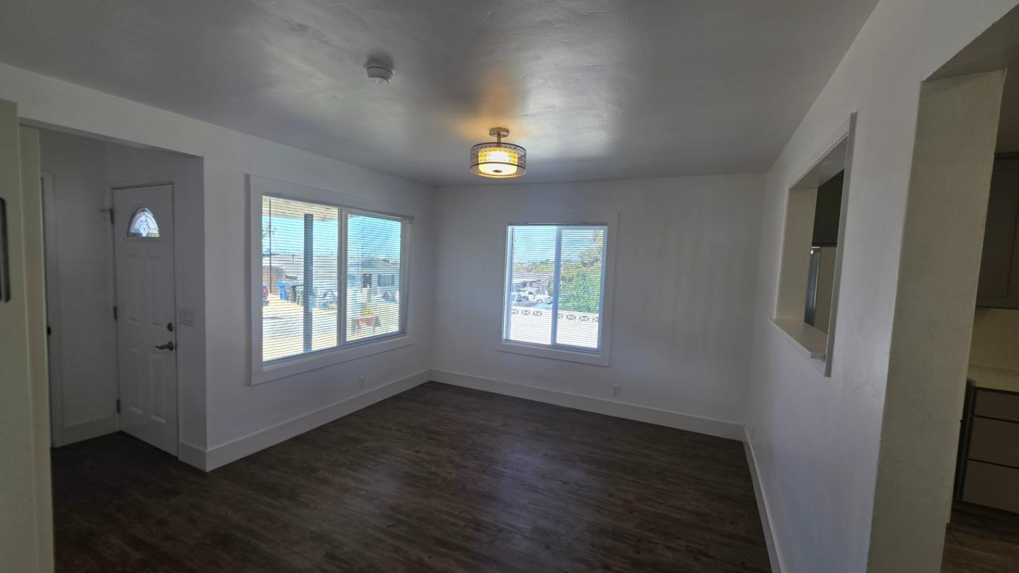 Detail Gallery Image 4 of 8 For 1640 Judson St, Seaside,  CA 93955 - 3 Beds | 1 Baths