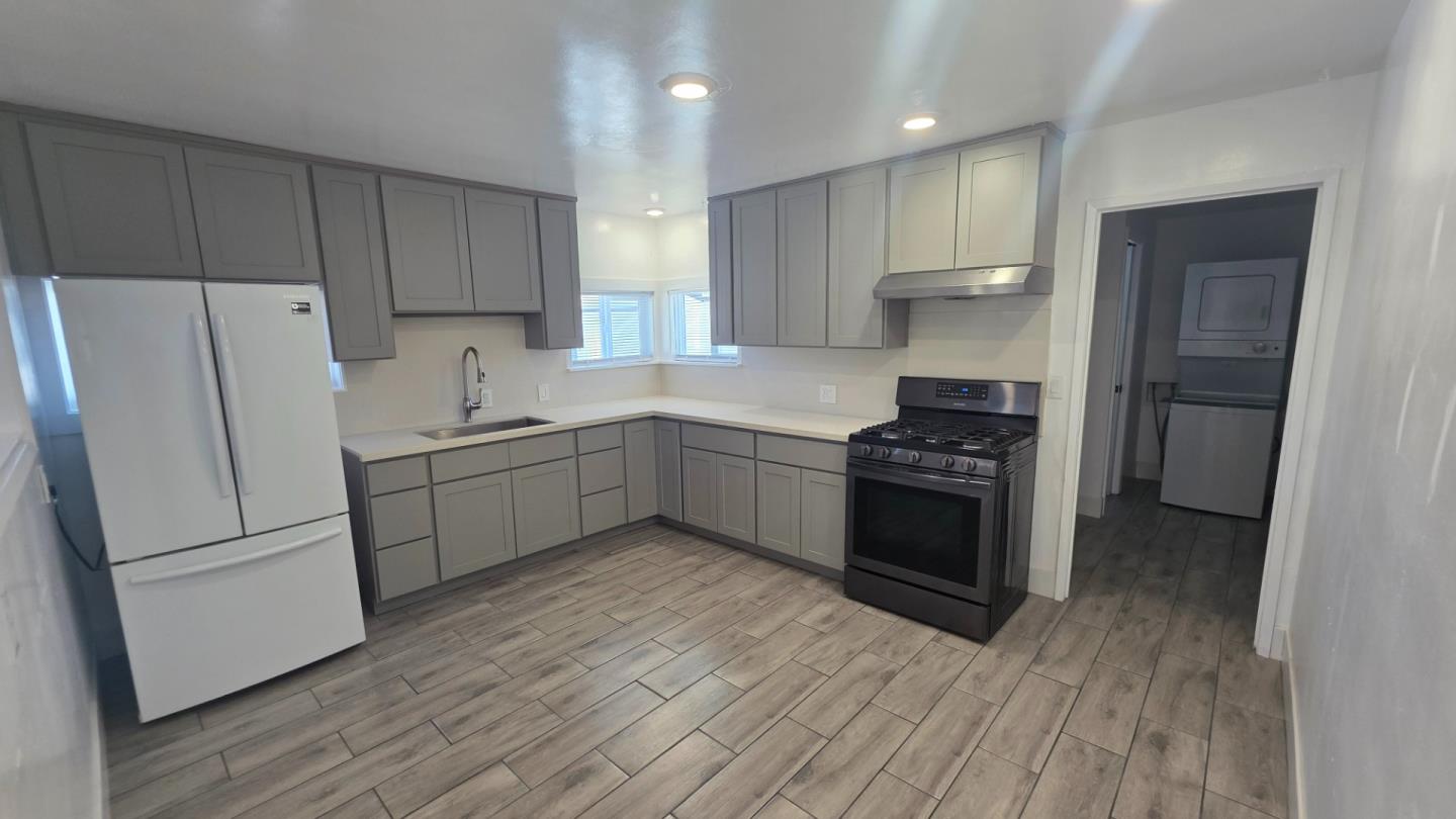 Detail Gallery Image 5 of 8 For 1640 Judson St, Seaside,  CA 93955 - 3 Beds | 1 Baths