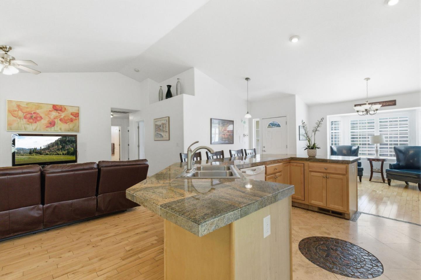 Detail Gallery Image 4 of 31 For 13074 Jackson Mill Dr, Groveland,  CA 95321 - 3 Beds | 2 Baths