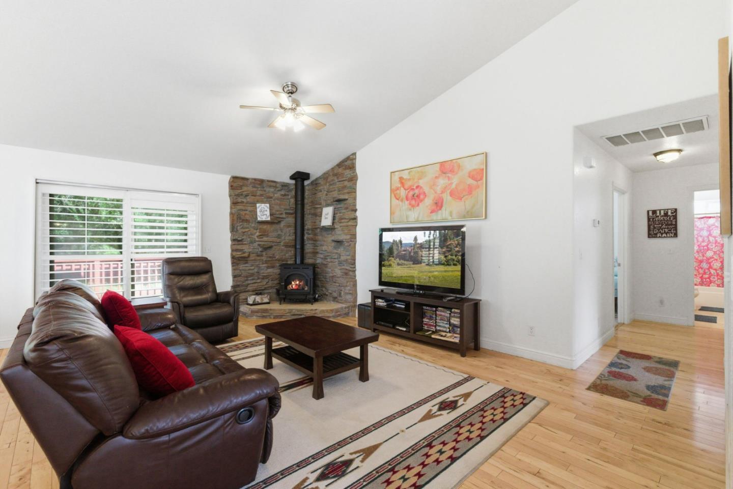 Detail Gallery Image 7 of 31 For 13074 Jackson Mill Dr, Groveland,  CA 95321 - 3 Beds | 2 Baths