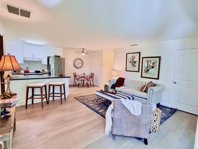 Detail Gallery Image 2 of 22 For 755 14th Ave #411,  Santa Cruz,  CA 95062 - 1 Beds | 1 Baths