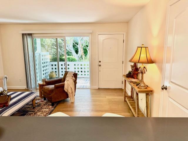 Detail Gallery Image 4 of 22 For 755 14th Ave #411,  Santa Cruz,  CA 95062 - 1 Beds | 1 Baths