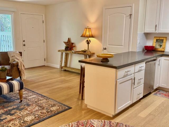 Detail Gallery Image 7 of 22 For 755 14th Ave #411,  Santa Cruz,  CA 95062 - 1 Beds | 1 Baths