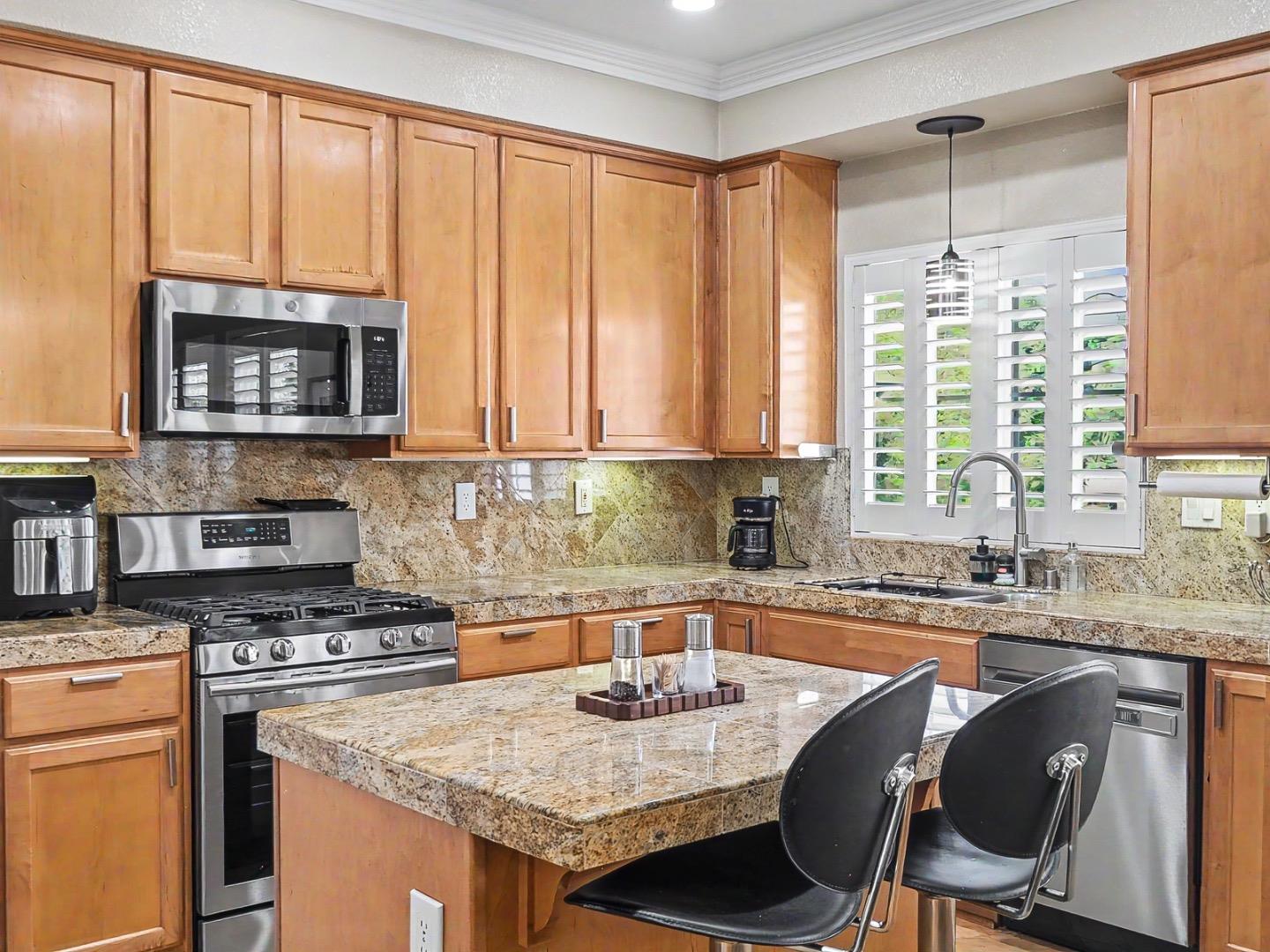 Detail Gallery Image 13 of 39 For 1100 Wabesco Pl, San Jose,  CA 95125 - 2 Beds | 2 Baths