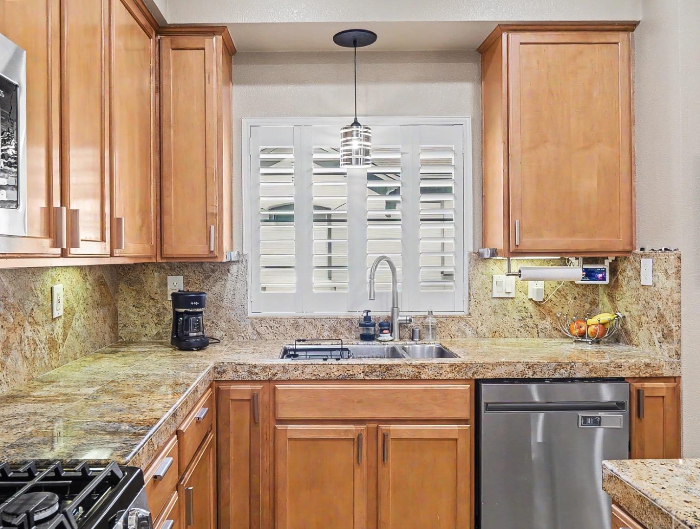 Detail Gallery Image 15 of 39 For 1100 Wabesco Pl, San Jose,  CA 95125 - 2 Beds | 2 Baths