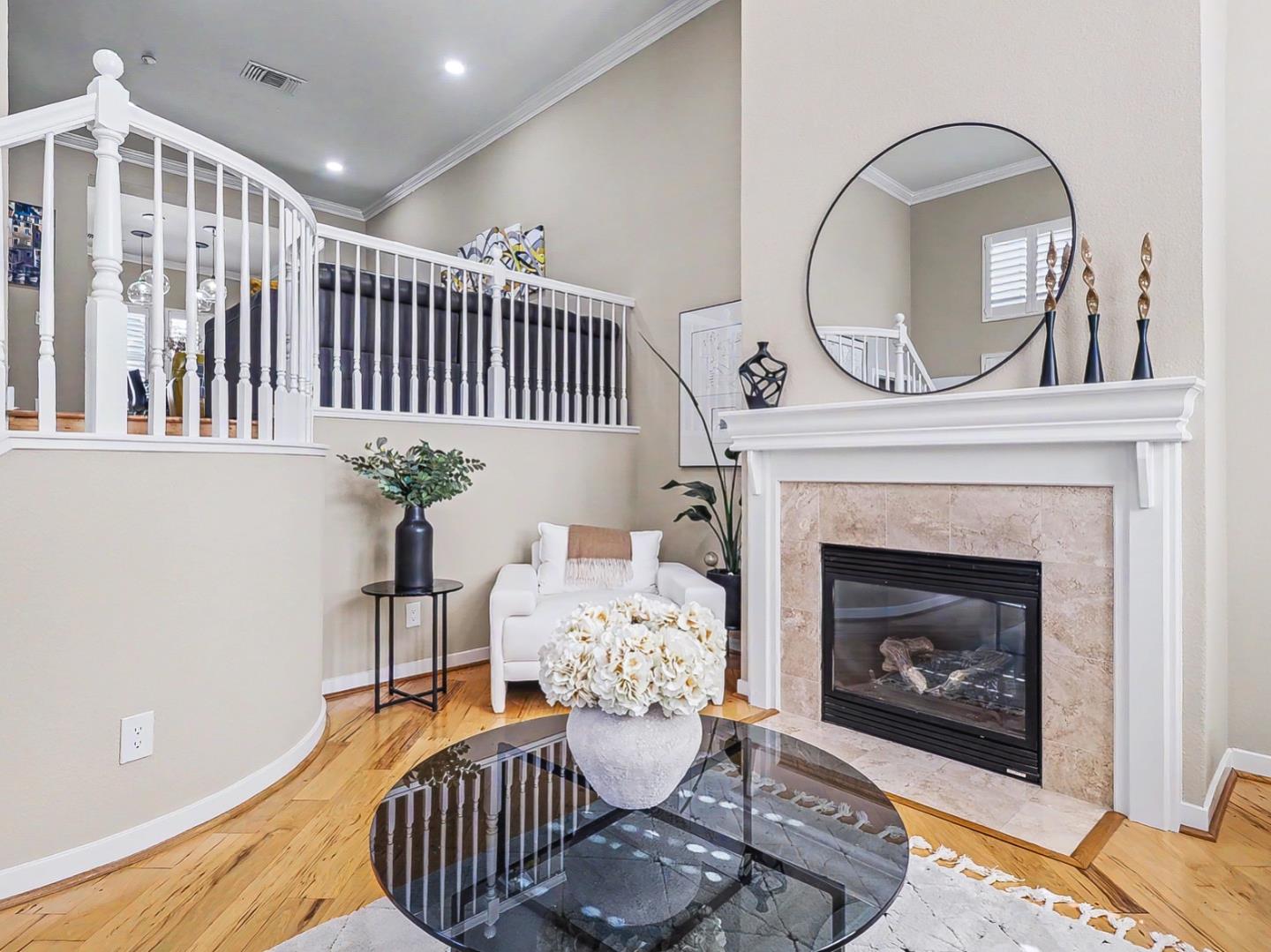 Detail Gallery Image 4 of 39 For 1100 Wabesco Pl, San Jose,  CA 95125 - 2 Beds | 2 Baths