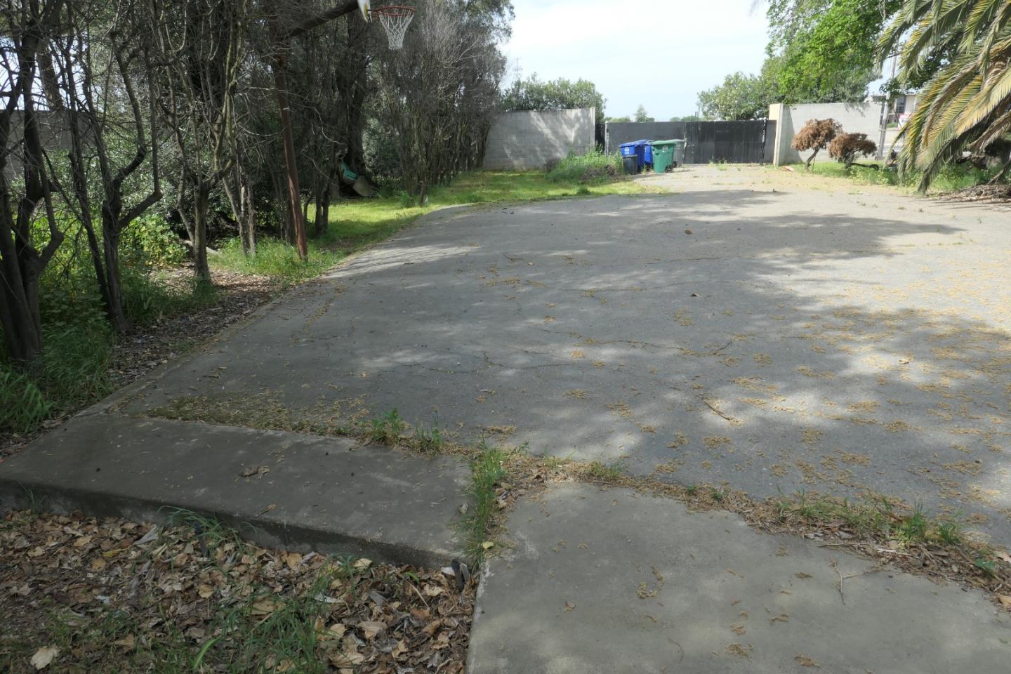 Detail Gallery Image 15 of 26 For 902 Mercey Springs Rd, Los Banos,  CA 93635 - 3 Beds | 2 Baths