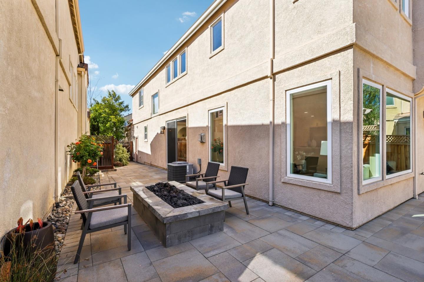 Detail Gallery Image 35 of 67 For 2222 Montevoit Ct, San Jose,  CA 95138 - 3 Beds | 3 Baths