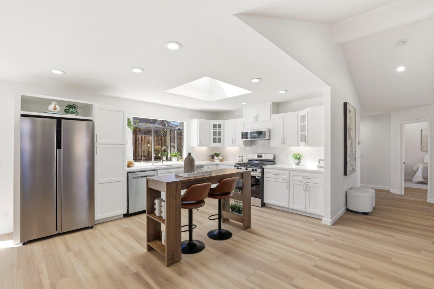 Detail Gallery Image 10 of 32 For 20730 Fargo Dr, Cupertino,  CA 95014 - 3 Beds | 2 Baths