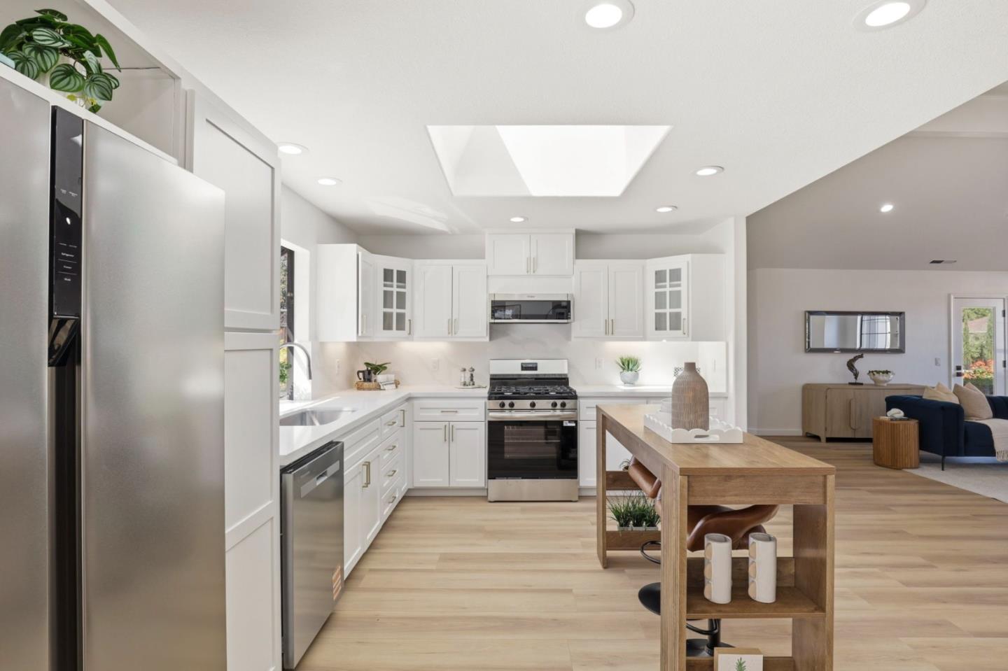 Detail Gallery Image 11 of 32 For 20730 Fargo Dr, Cupertino,  CA 95014 - 3 Beds | 2 Baths