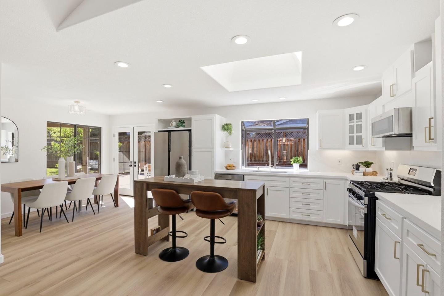 Detail Gallery Image 14 of 32 For 20730 Fargo Dr, Cupertino,  CA 95014 - 3 Beds | 2 Baths