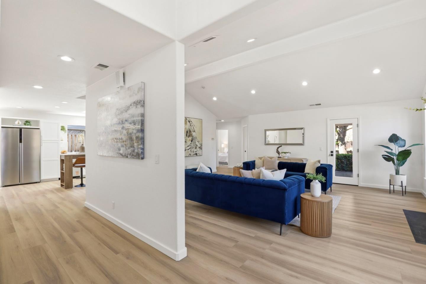 Detail Gallery Image 5 of 32 For 20730 Fargo Dr, Cupertino,  CA 95014 - 3 Beds | 2 Baths