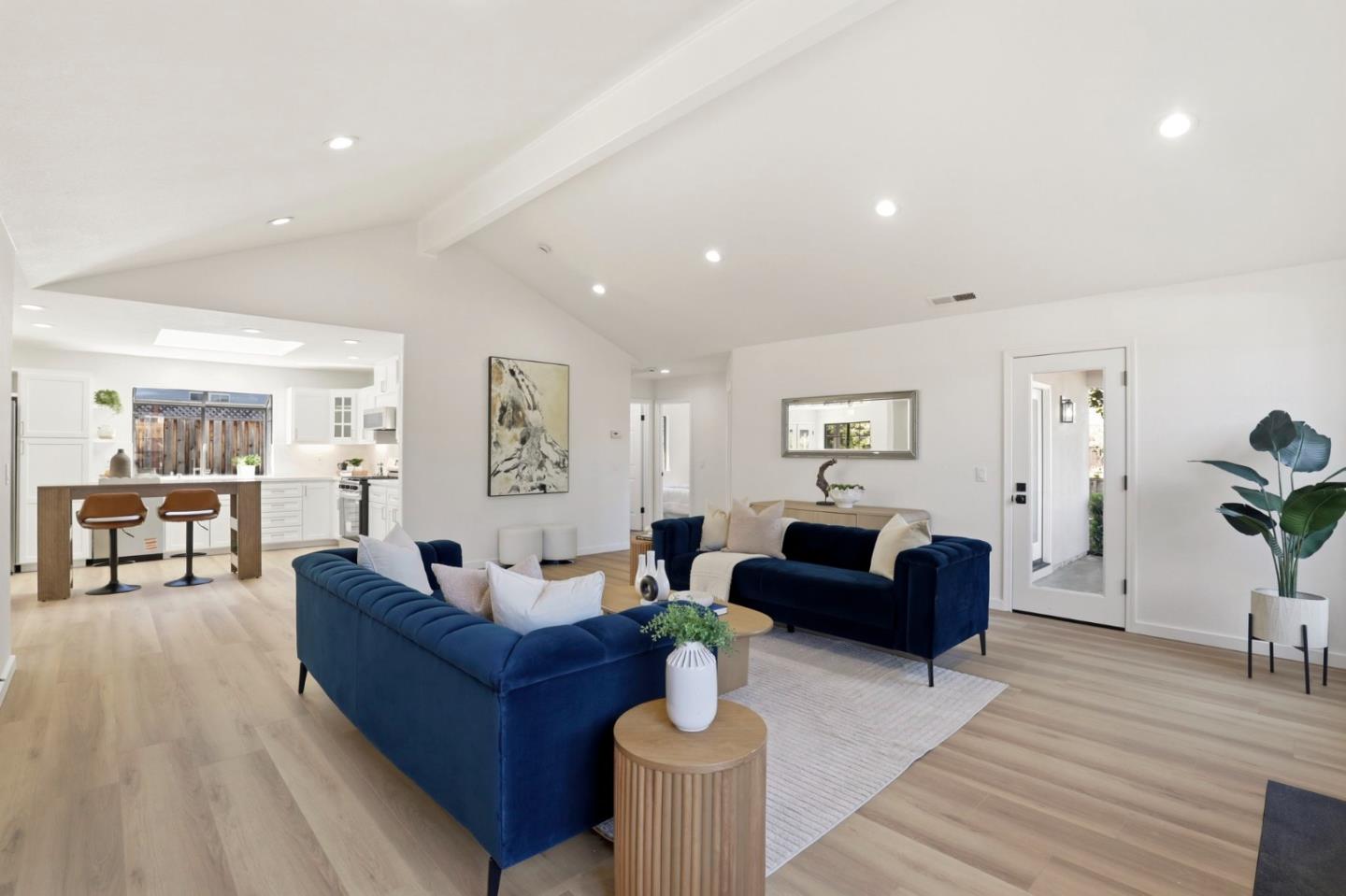 Detail Gallery Image 8 of 32 For 20730 Fargo Dr, Cupertino,  CA 95014 - 3 Beds | 2 Baths