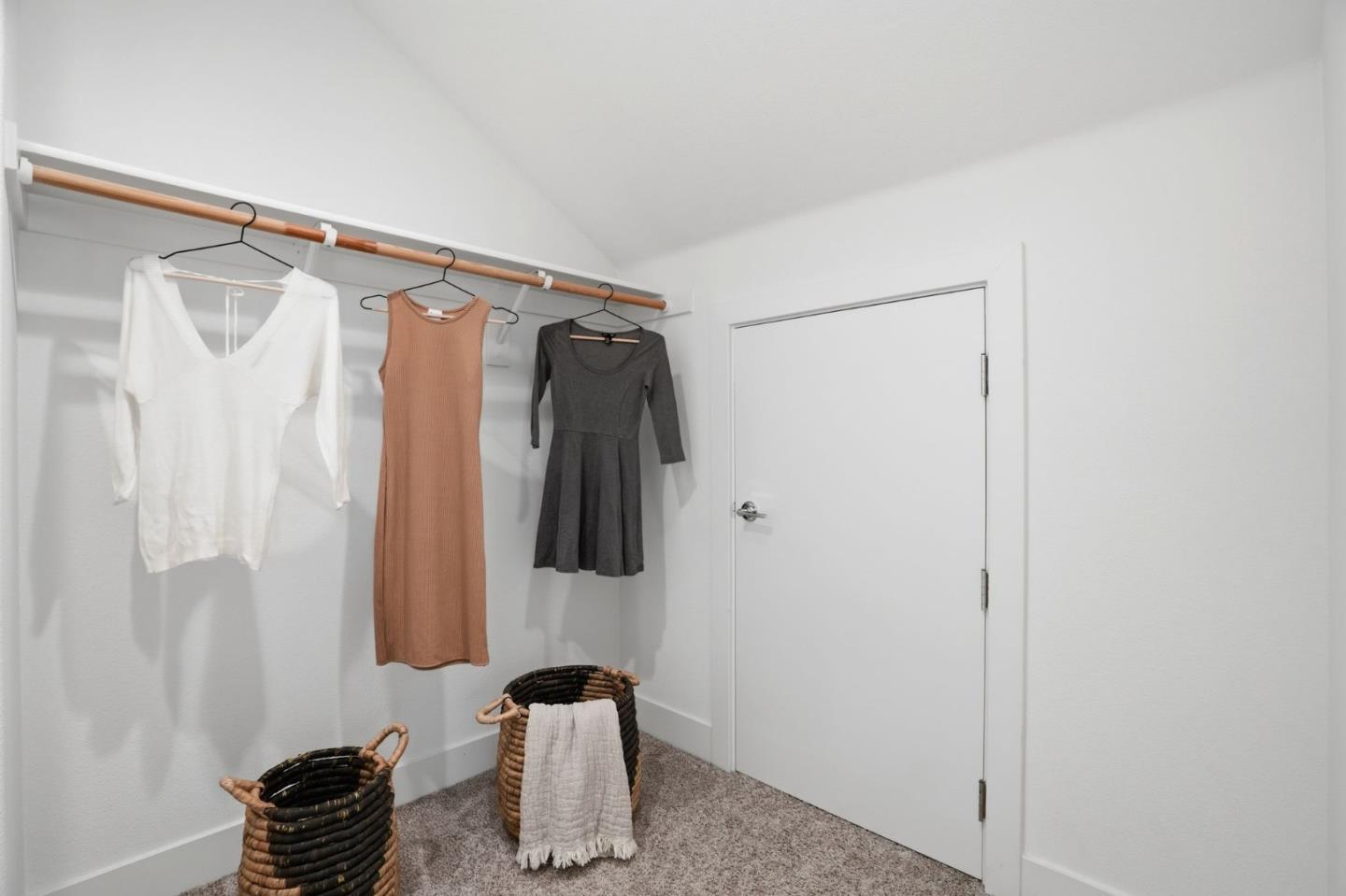 Detail Gallery Image 29 of 51 For 3102 Pyramid Way, Mountain View,  CA 94043 - 3 Beds | 3/1 Baths