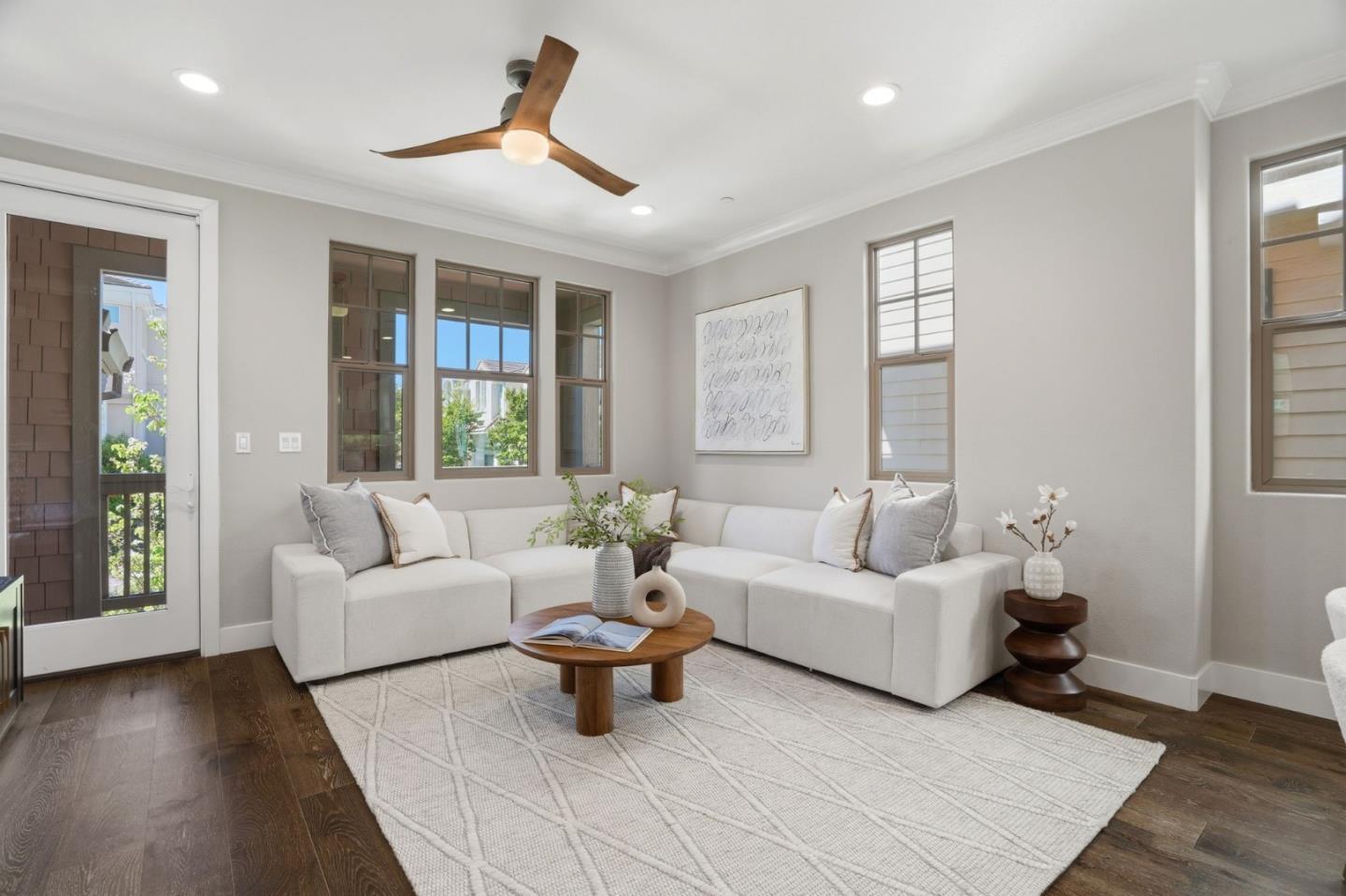 Detail Gallery Image 3 of 51 For 3102 Pyramid Way, Mountain View,  CA 94043 - 3 Beds | 3/1 Baths