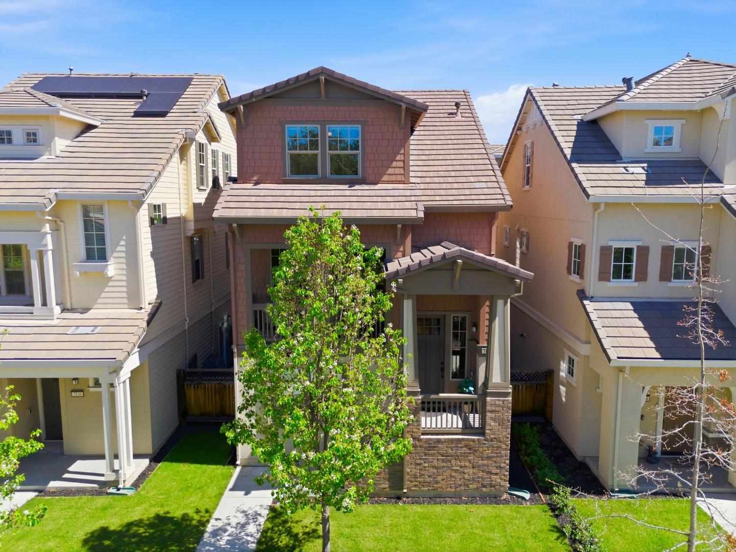 Detail Gallery Image 39 of 51 For 3102 Pyramid Way, Mountain View,  CA 94043 - 3 Beds | 3/1 Baths