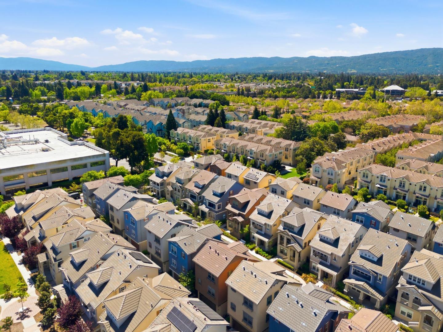 Detail Gallery Image 41 of 51 For 3102 Pyramid Way, Mountain View,  CA 94043 - 3 Beds | 3/1 Baths