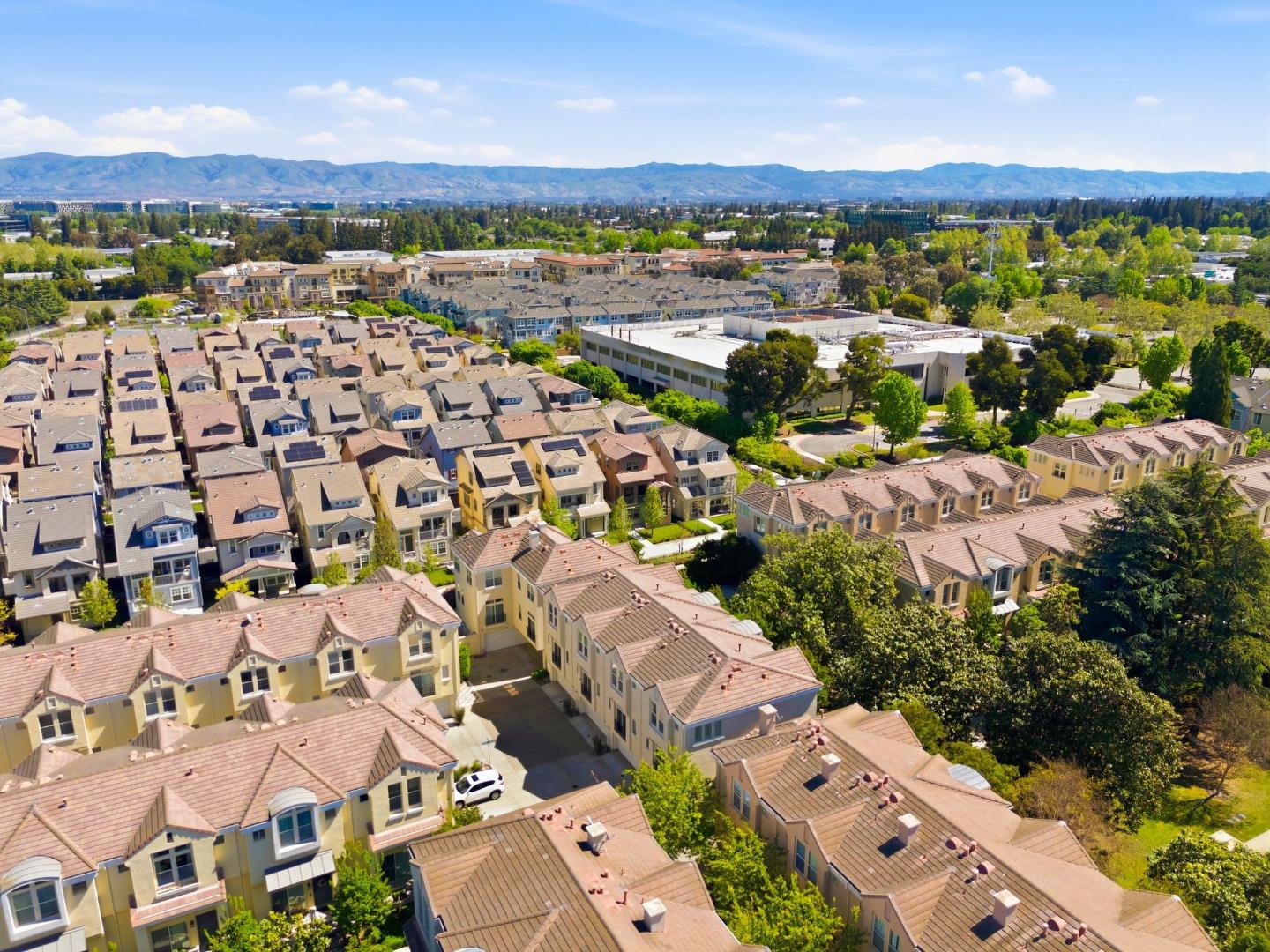 Detail Gallery Image 42 of 51 For 3102 Pyramid Way, Mountain View,  CA 94043 - 3 Beds | 3/1 Baths