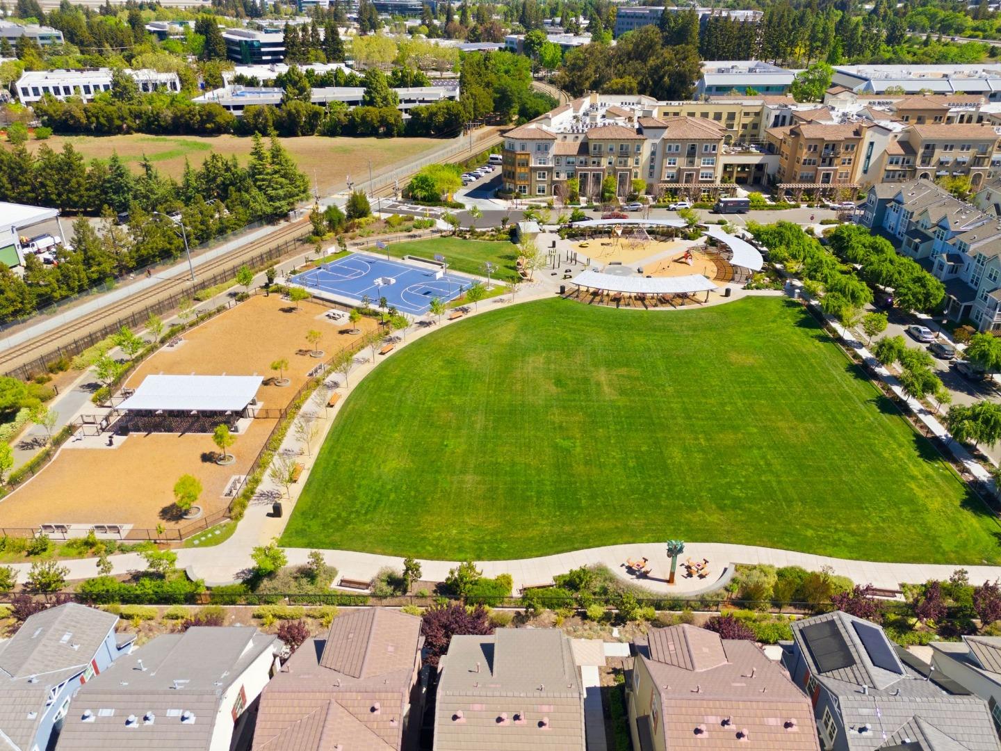 Detail Gallery Image 46 of 51 For 3102 Pyramid Way, Mountain View,  CA 94043 - 3 Beds | 3/1 Baths